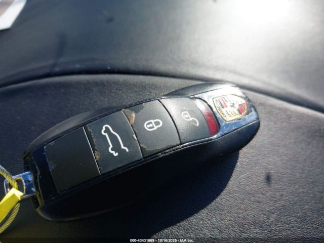 2017 PORSCHE MACAN WP1AA2A5XHLB03913 Photo 10