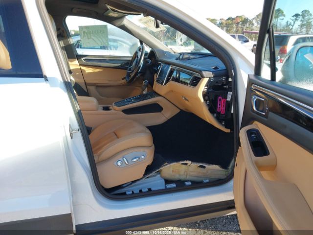 2017 PORSCHE MACAN WP1AA2A5XHLB03913 Photo 4
