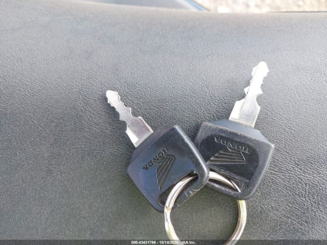 2000 HONDA VT1100 1HFSC3903YA201732 Photo 10