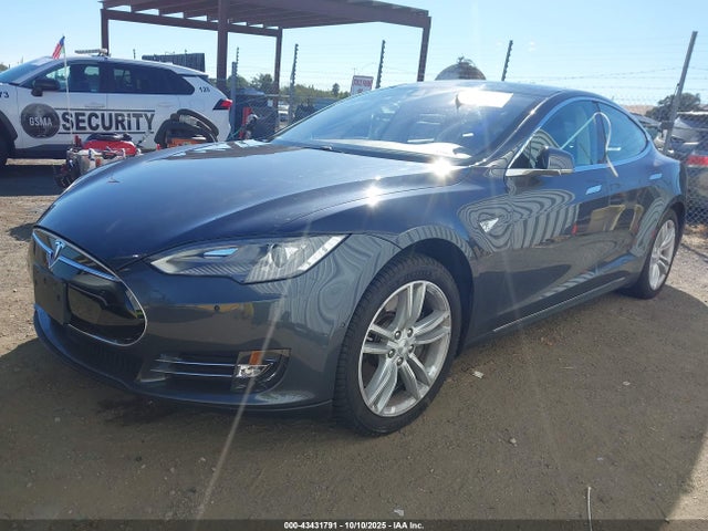2014 TESLA MODEL S 5YJSA1H11EFP51321 Photo 1