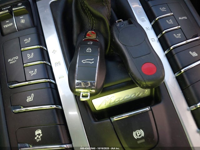 2020 PORSCHE MACAN WP1AG2A55LLB56039 Photo 10