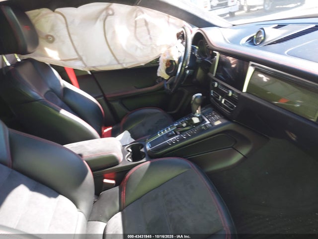 2020 PORSCHE MACAN WP1AG2A55LLB56039 Photo 4