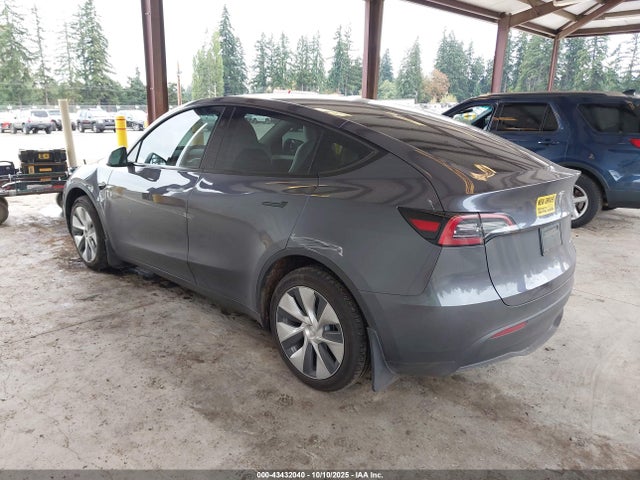2023 TESLA MODEL Y 7SAYGDEE0PF886720 Photo 2