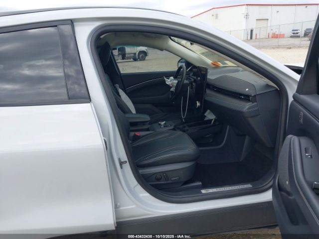 2023 FORD MUSTANG MACH-E 3FMTK3R41PMA93516 Photo 4