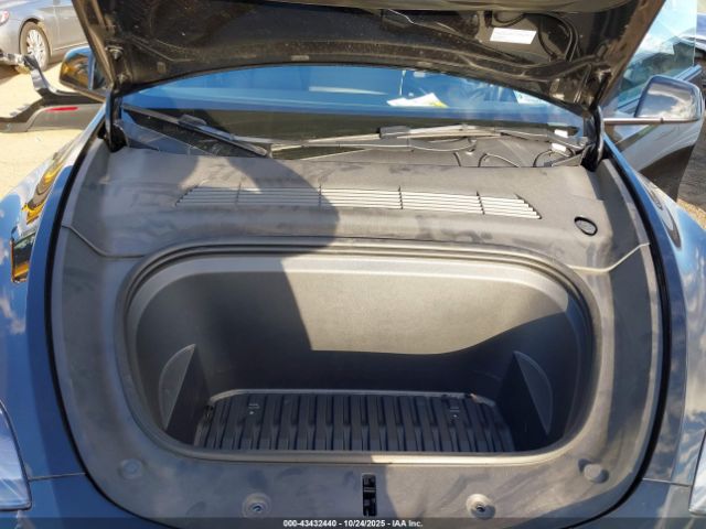 2023 TESLA MODEL Y 7SAYGDEE4PF877521 Photo 9