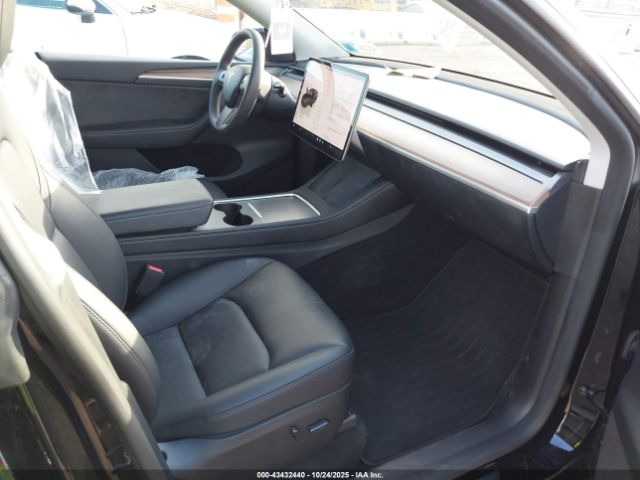 2023 TESLA MODEL Y 7SAYGDEE4PF877521 Photo 4