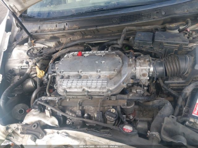 2008 ACURA RL JH4KB166X8C002464 Photo 9