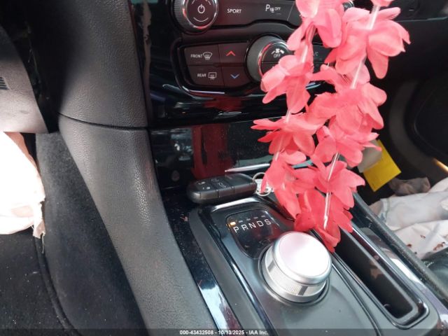 2021 CHRYSLER 300 2C3CCABG0MH541253 Photo 10