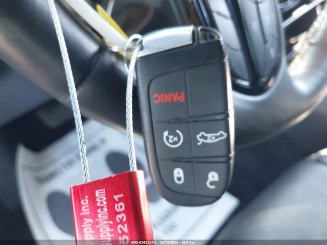 2018 CHRYSLER 300 2C3CCABG9JH315627 Photo 10