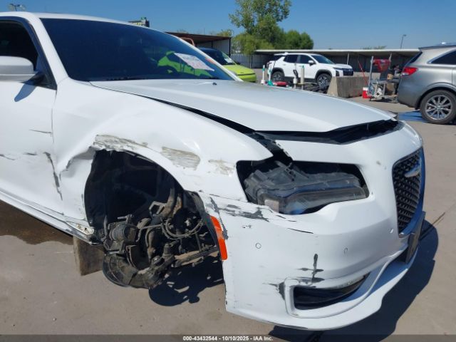 2018 CHRYSLER 300 2C3CCABG9JH315627 Photo 5