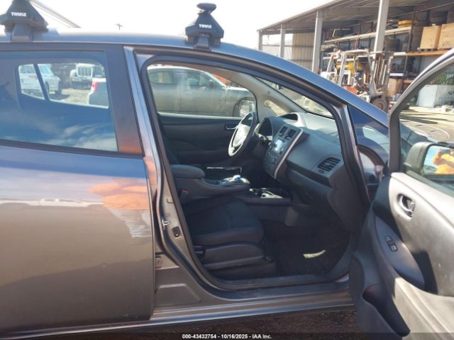 2016 NISSAN LEAF 1N4BZ0CP7GC314606 Photo 4