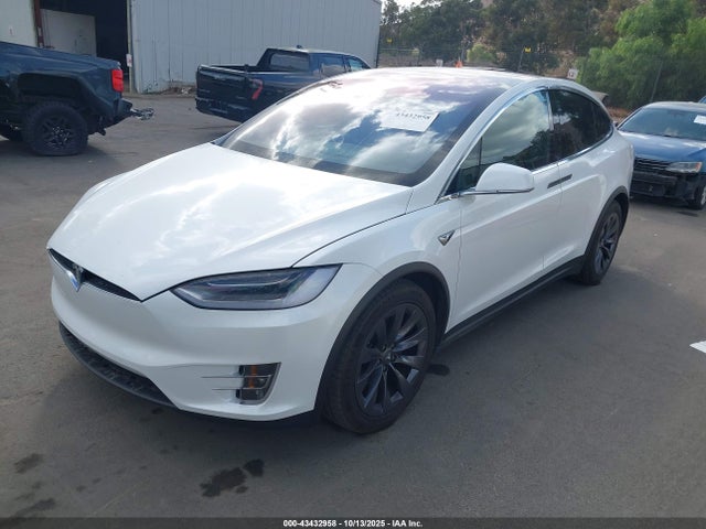 2018 TESLA MODEL X 5YJXCBE22JF139660 Photo 1