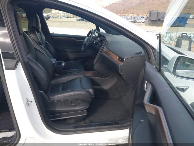 2018 TESLA MODEL X 5YJXCBE22JF139660 Photo 4