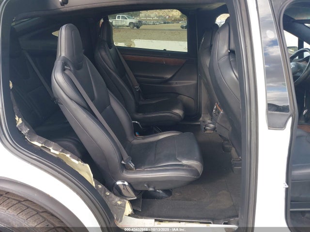 2018 TESLA MODEL X 5YJXCBE22JF139660 Photo 7