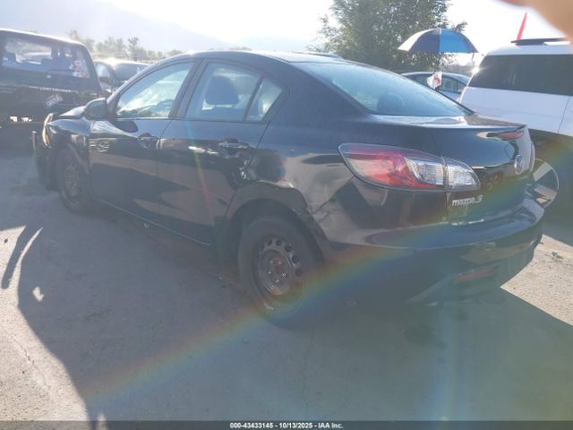 2011 MAZDA MAZDA3 JM1BL1UF8B1473890 Photo 2
