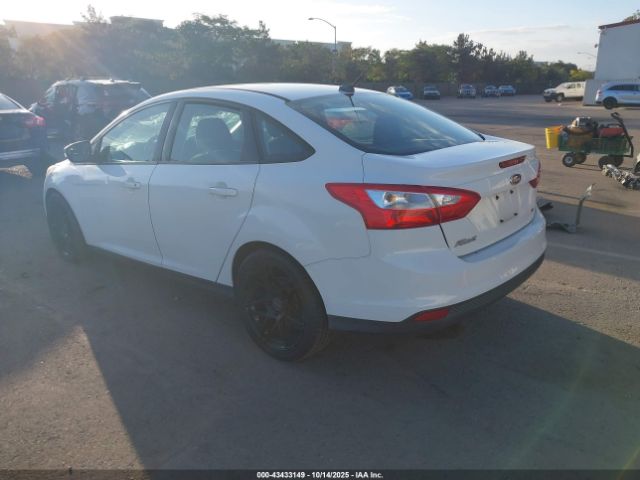2014 FORD FOCUS 1FADP3F25EL461777 Photo 2