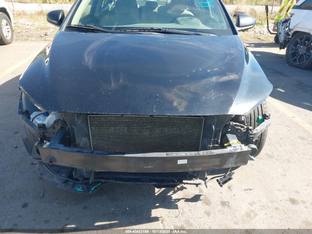 KMHD84LF6HU182787 Hyundai ELANTRA SE