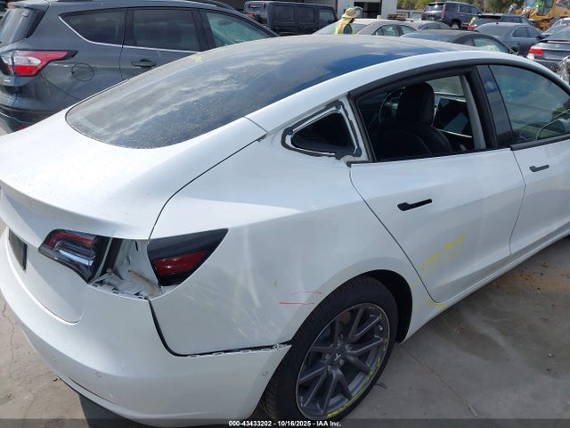2021 TESLA MODEL 3 5YJ3E1EA8MF851993 Photo 5