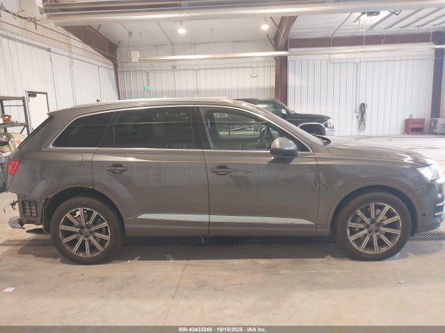WA1VAAF72KD011326 Audi Q7 55 Premium