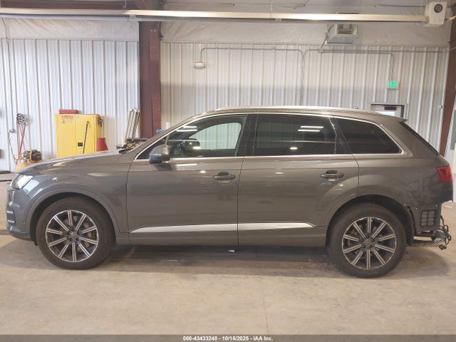 WA1VAAF72KD011326 Audi Q7 55 Premium