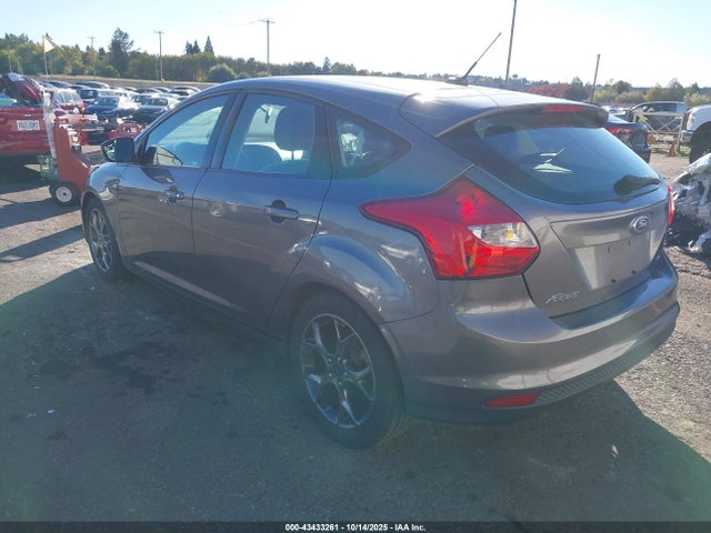 Ford Focus 2014 1FADP3K24EL463834 Image 3