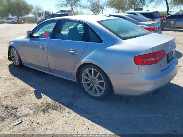 2015 AUDI A4 WAUFFAFLXFN002685 Photo 2