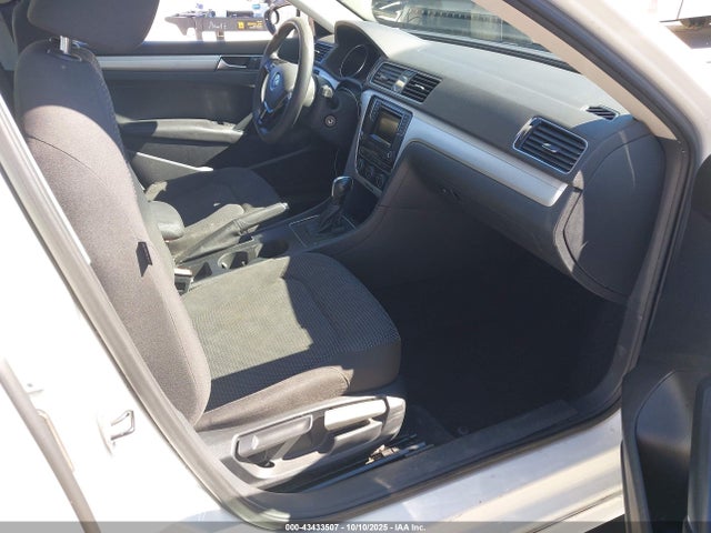 1VWAT7A37GC060960 Volkswagen 1.8t
