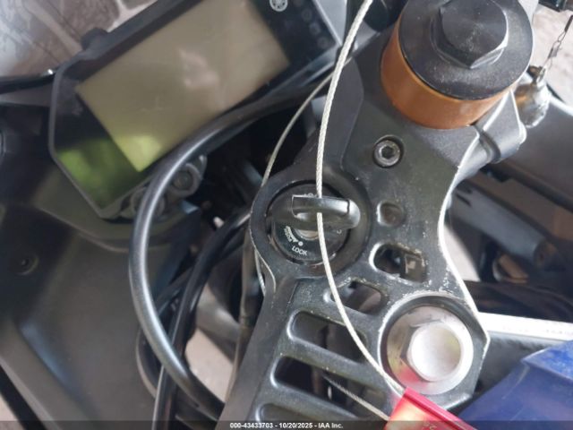2021 YAMAHA YZFR3 MH3RH18Y1MK006434 Photo 10