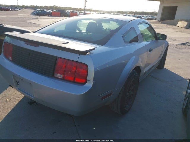 43433877 :رقم المزاد ، 1ZVHT80N285209336 vin ، 2008 Ford Mustang V6 Deluxe/v6 Premium مزاد بيع