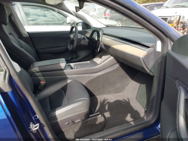 2021 TESLA MODEL Y 5YJYGDEE5MF184739 Photo 4