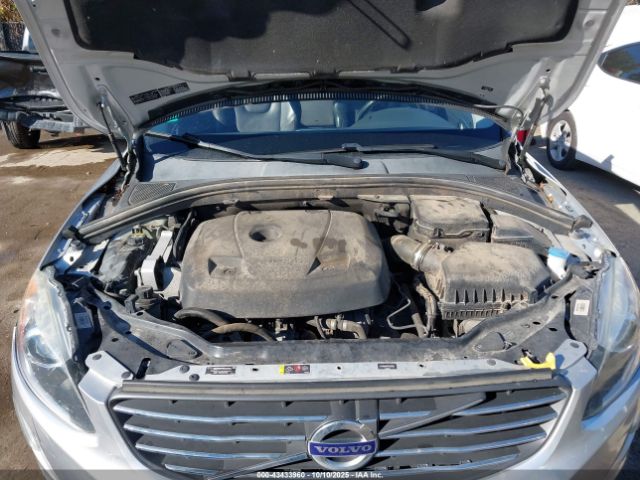 2017 VOLVO XC60 YV440MRR7H2110700 Photo 9