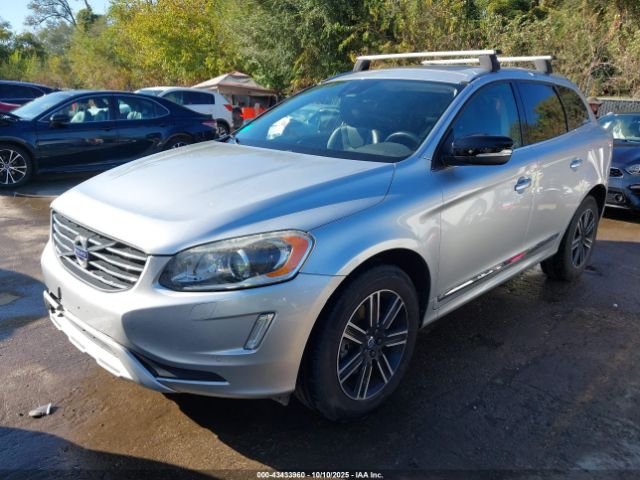 2017 VOLVO XC60 YV440MRR7H2110700 Photo 1