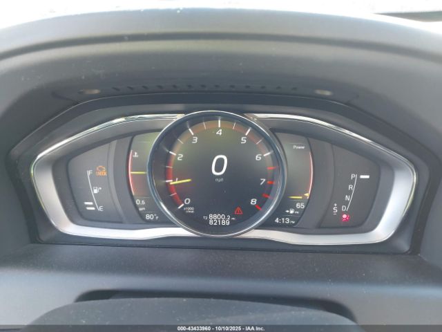 2017 VOLVO XC60 YV440MRR7H2110700 Photo 6