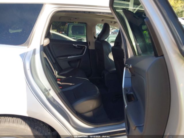 2017 VOLVO XC60 YV440MRR7H2110700 Photo 7