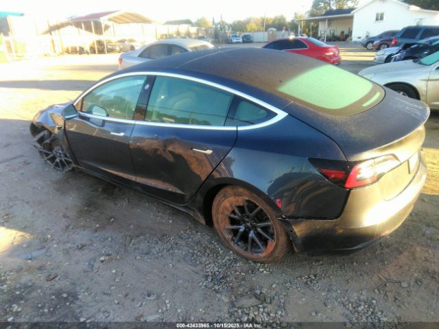2019 TESLA MODEL 3 5YJ3E1EB3KF452298 Photo 2