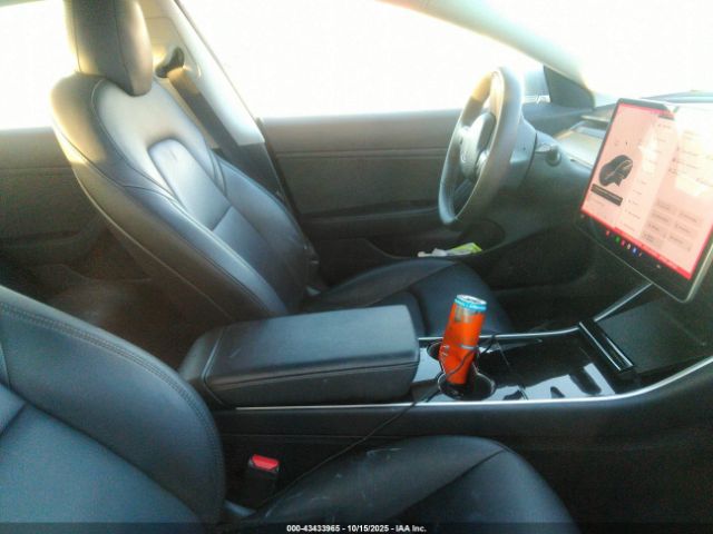 2019 TESLA MODEL 3 5YJ3E1EB3KF452298 Photo 4