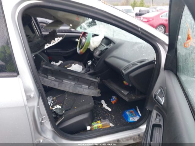 2015 FORD FOCUS 1FADP3F22FL273879 Photo 4