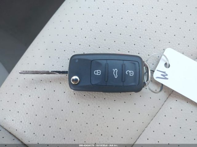 2015 VOLKSWAGEN EOS WVWBW8AH7FV004844 Photo 10