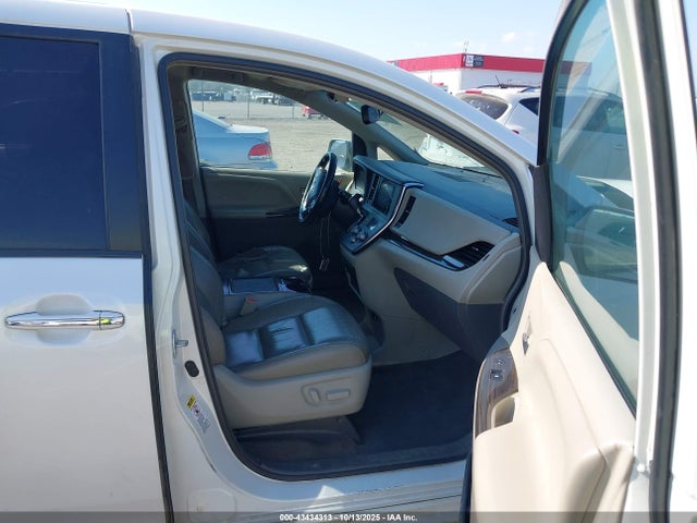 Продажа на аукционе авто 2016 Toyota Sienna Xle Premium 8 Passenger, vin: 5TDYK3DC7GS718137, номер лота: 43434313