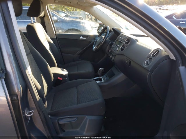 43434365 :رقم المزاد ، WVGBV3AX5EW612489 vin ، 2014 Volkswagen Tiguan S مزاد بيع