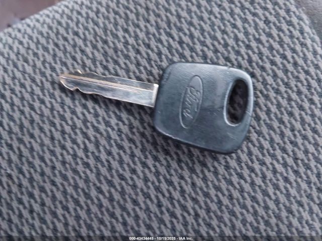 2003 FORD FOCUS 1FAFP33P33W245107 Photo 10