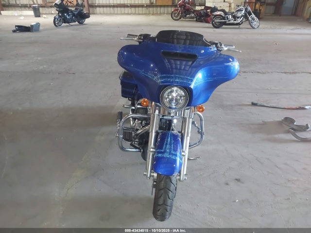 2019 HARLEY-DAVIDSON FLHX 1HD1KBC10KB623283 Photo 4