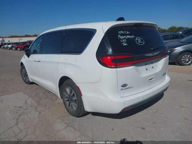 2024 CHRYSLER PACIFICA HYBRID 2C4RC1S73RR158155 Photo 2