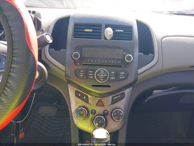 1G1JC5SH5E4196943 Chevrolet Sonic Lt Auto