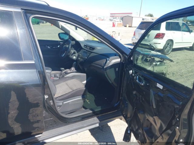 2019 NISSAN ROGUE 5N1AT2MT0KC808549 Photo 4