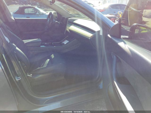 2020 TESLA MODEL Y 5YJYGDEE6LF041751 Photo 4