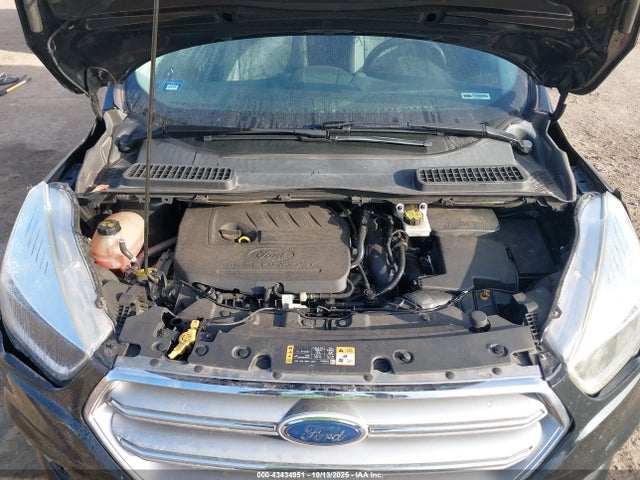 Продажа на аукционе авто 2017 Ford Escape Se, vin: 1FMCU0GD0HUF04655, номер лота: 43434951