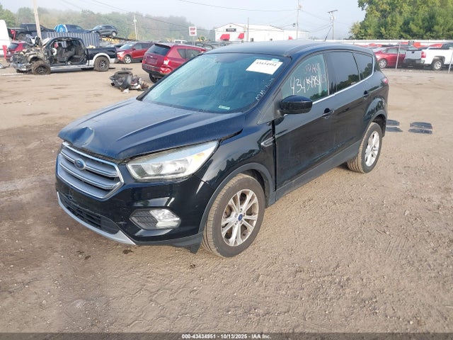 Продажа на аукционе авто 2017 Ford Escape Se, vin: 1FMCU0GD0HUF04655, номер лота: 43434951