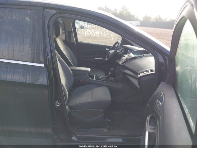 Продажа на аукционе авто 2017 Ford Escape Se, vin: 1FMCU0GD0HUF04655, номер лота: 43434951