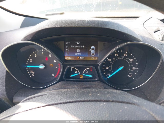 Продажа на аукционе авто 2017 Ford Escape Se, vin: 1FMCU0GD0HUF04655, номер лота: 43434951